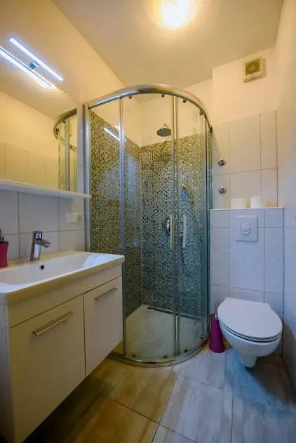 Apartmani Saskur 特罗吉尔
