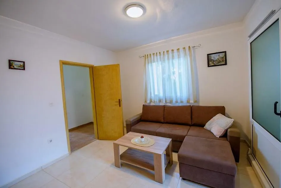 公寓 Apartmani Saskur 特罗吉尔