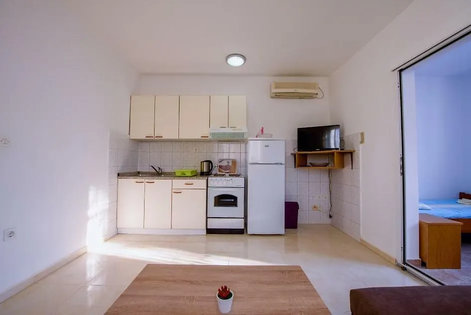 Apartmani Saskur 特罗吉尔 公寓